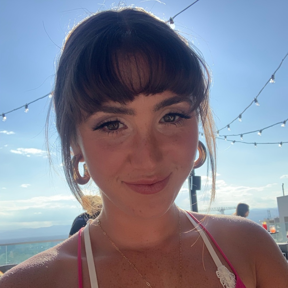 Meet your Posher, Elizabeth